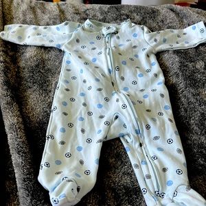 simple joys carters footie pajamas . 0-3 months .